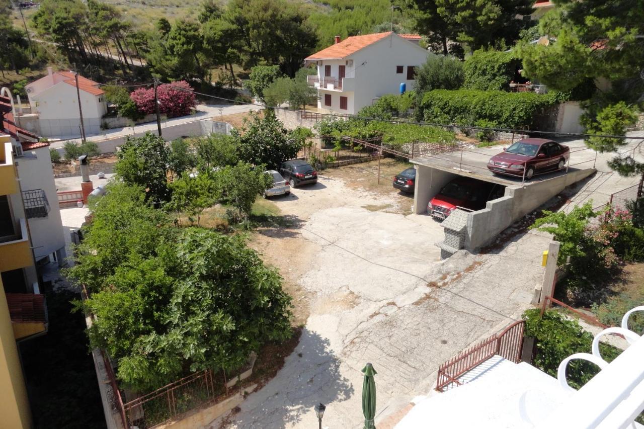 Apartments And Rooms By The Sea Lokva Rogoznica, Omis - 2973 מראה חיצוני תמונה