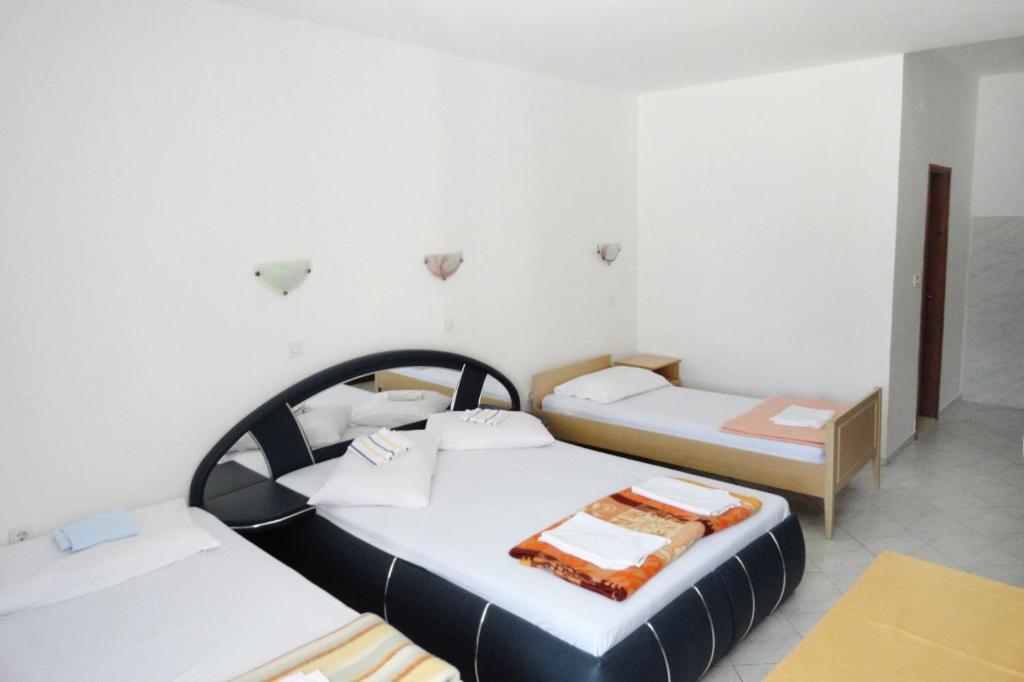 Apartments And Rooms By The Sea Lokva Rogoznica, Omis - 2973 מראה חיצוני תמונה