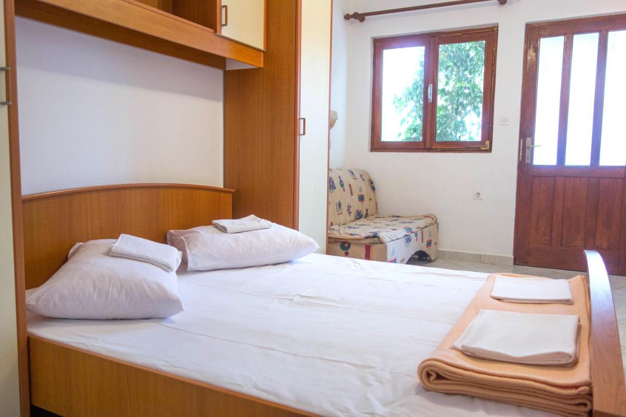 Apartments And Rooms By The Sea Lokva Rogoznica, Omis - 2973 מראה חיצוני תמונה