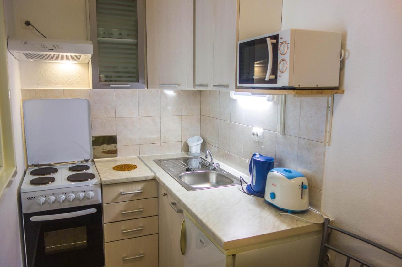 Apartments And Rooms By The Sea Lokva Rogoznica, Omis - 2973 מראה חיצוני תמונה